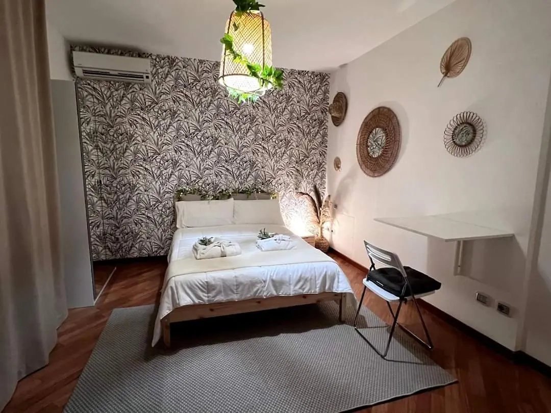Tropical House60 Hotel Róma Vendégház