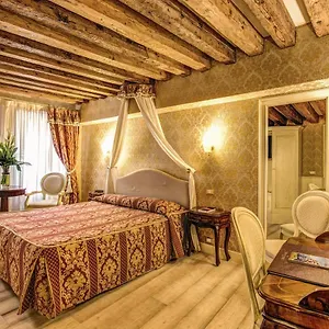 San Marco - Le Isole - Corte Coppo - Locande Venezia