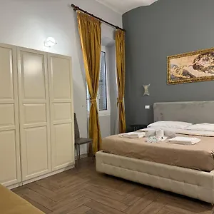  Konukevi Napoleone